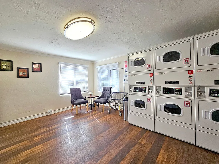 Lake Meadows Apartments — Photo 37