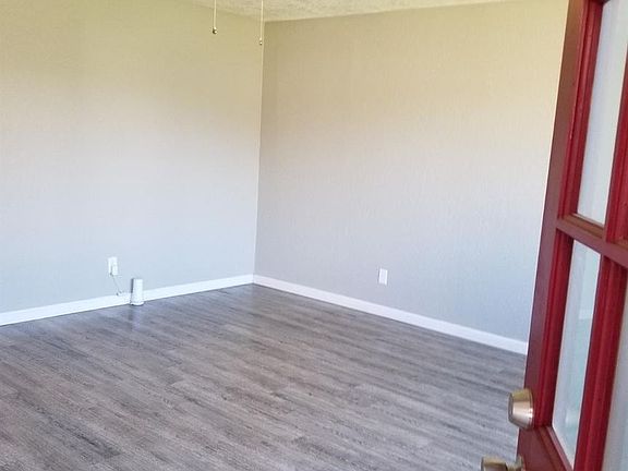 5th image of 520 N Encina St