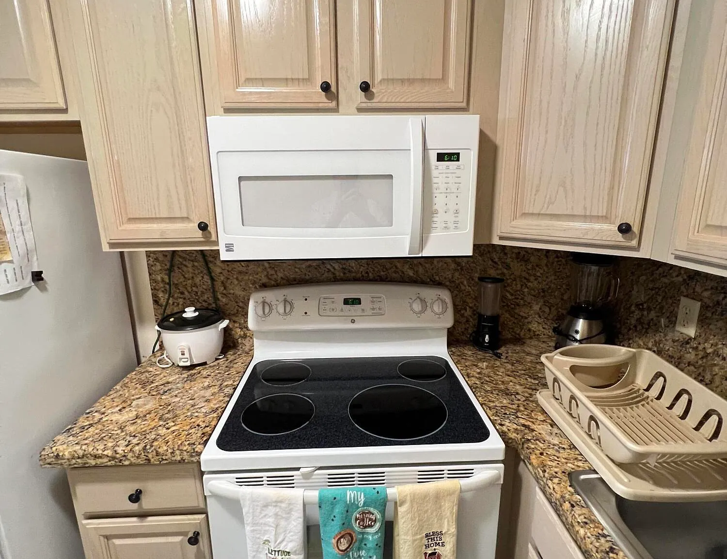 2 bed, 1.5 bath, 798 sqft, $1,800 — Photo 2