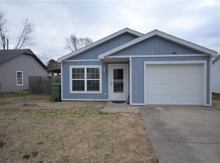 1433 S Arkansas St, Rogers, AR 72756