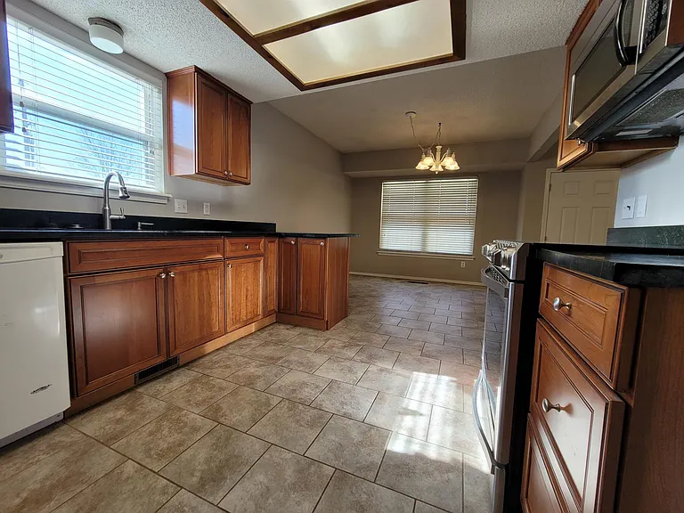 7906 N 121st East Ave — Photo 2