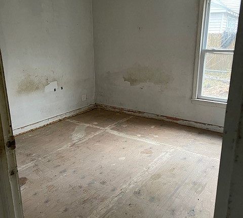 5th image of 421 S Washington St