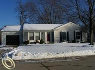 745 Kirkton Ct, Rochester Hills, MI 48307