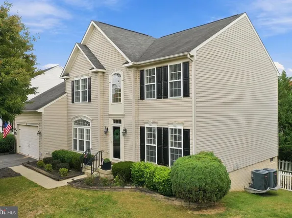 1316 Stallion St, Ranson, WV 25438