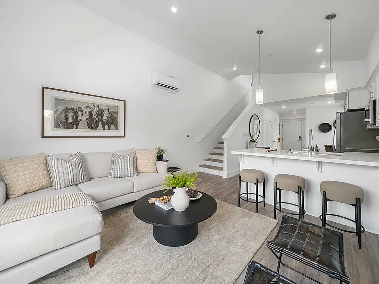 Artisan Apartments — Photo 9