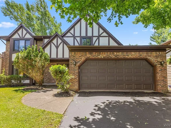 47 Windridge Ct, Williamsville, NY 14221