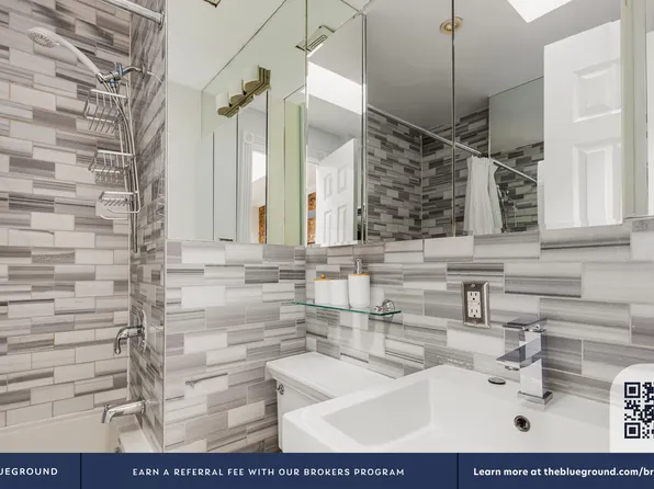 120 Christopher Street image 14 of 26