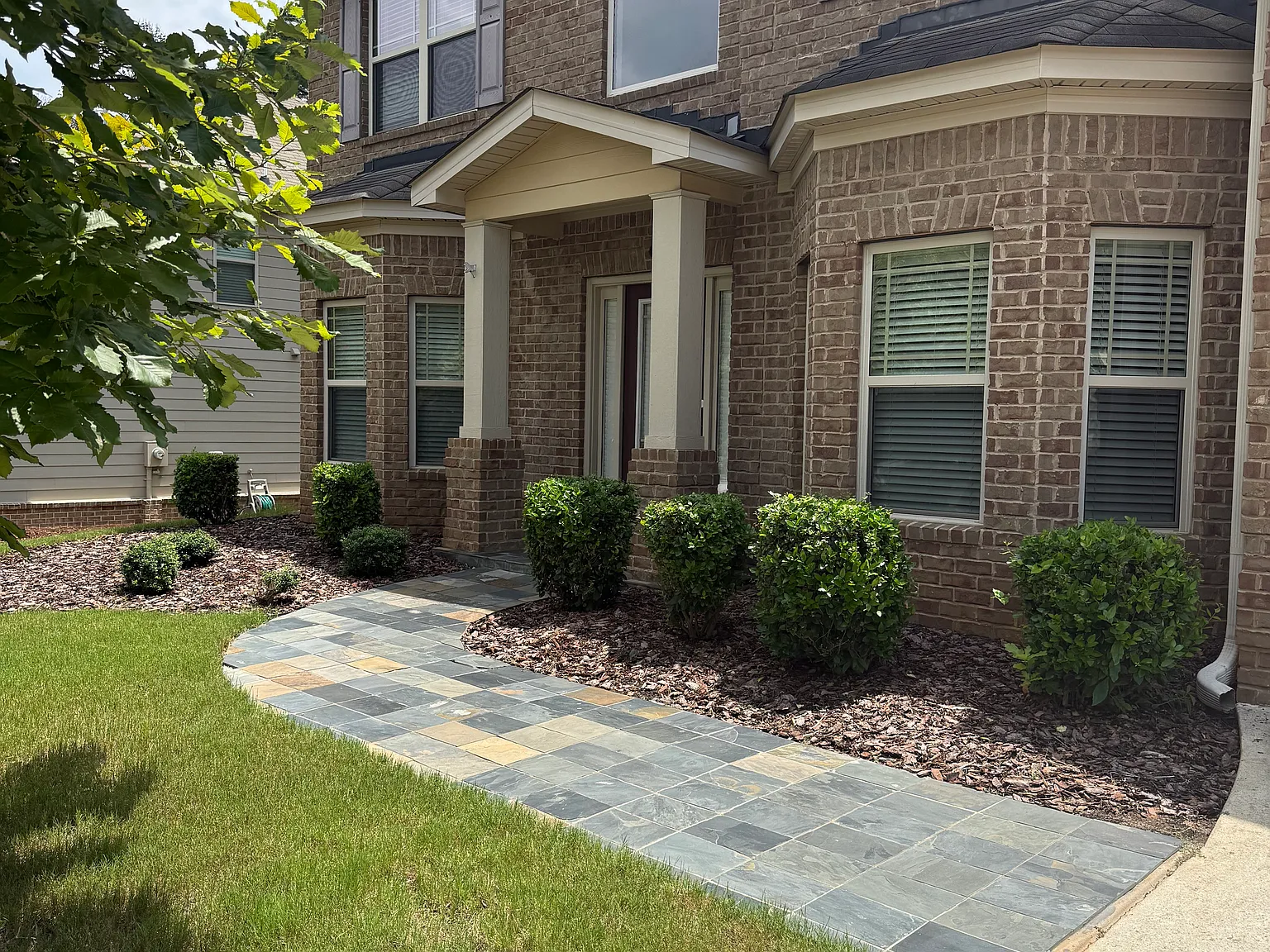 5 bed, 3000 sqft, $2,950 — Photo 2