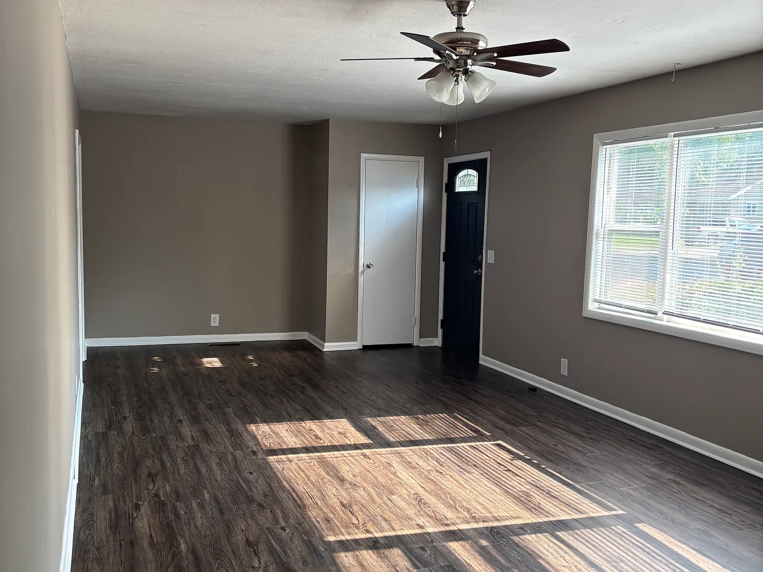 3 bed, 1116 sqft, $1,100 — Photo 4