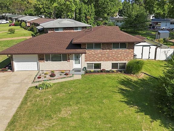 2nd image of 1925 Apple Blossom Ct