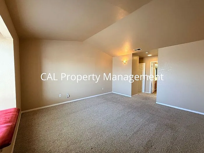 2440 N Main St #F — Photo 19