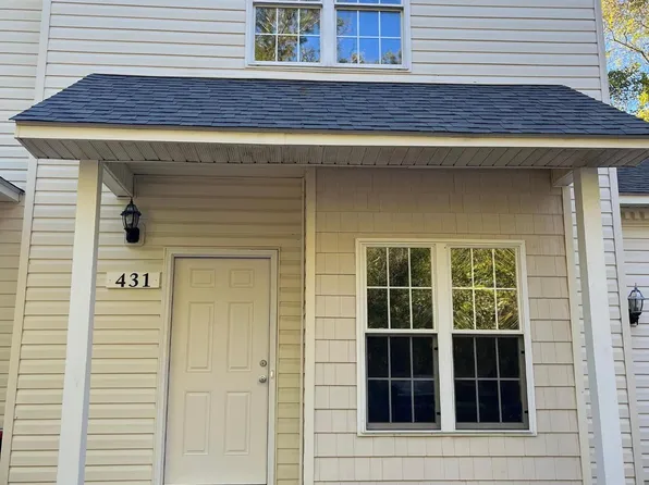 431 Womble St, Oak Island, NC 28465