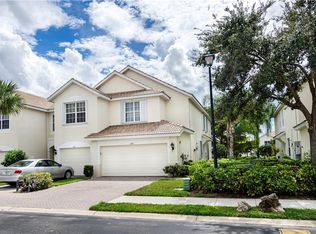 847 Hampton Cir #151, Naples, FL 34105