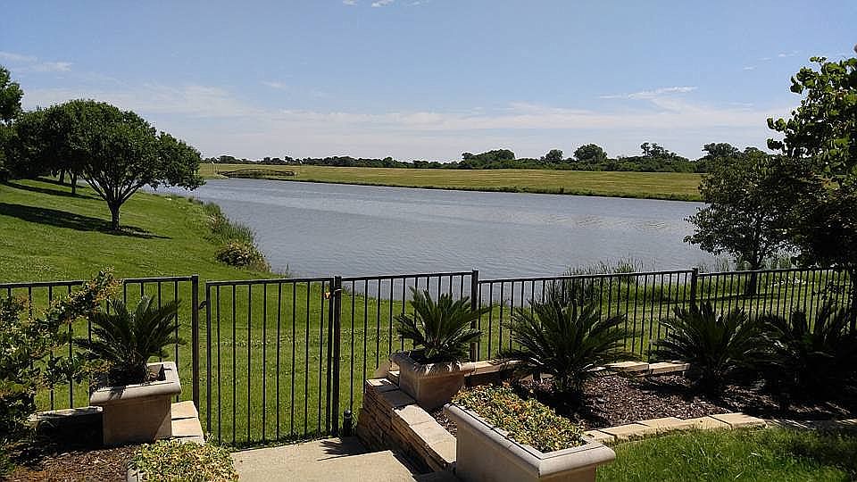 1st image of 8912 Lakewood Dr