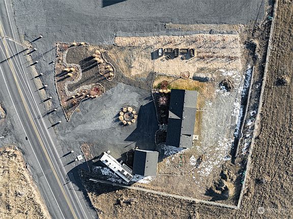 3rd image of 2810 NE Westshore Drive