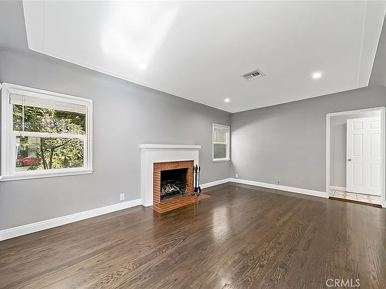 348 W Spazier Ave — Photo 8