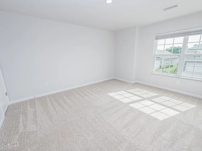 607 Ava St — Photo 17