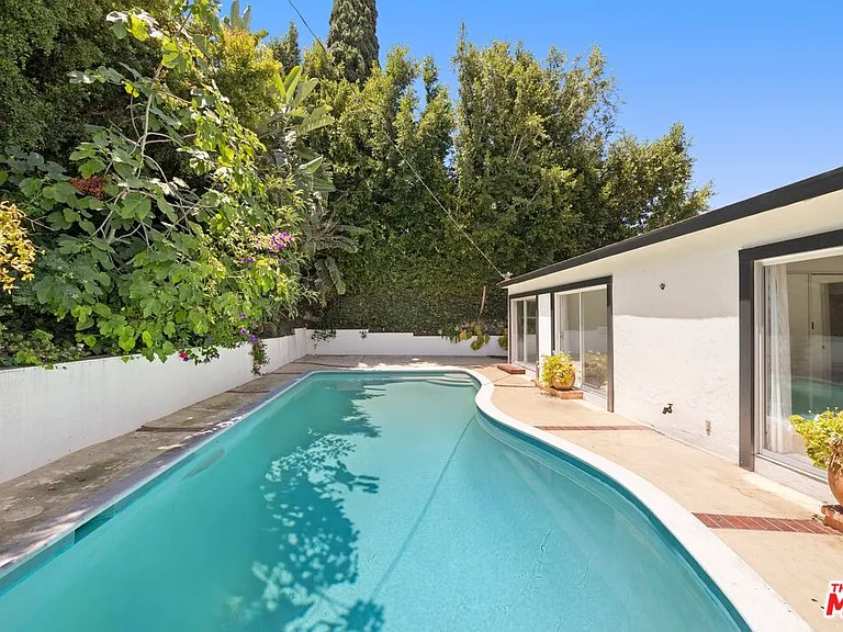 9536 Cresta Dr — Photo 14