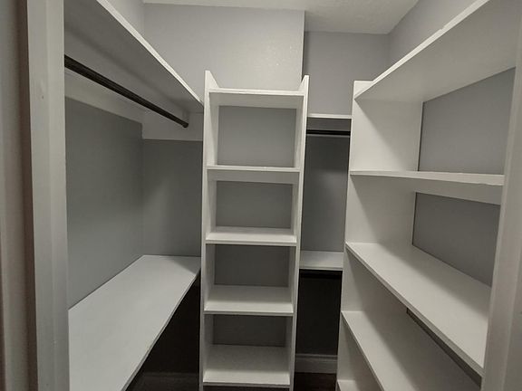 4th image of 204 W James St