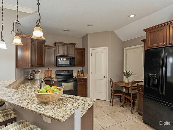 4th image of 4657 Cory St