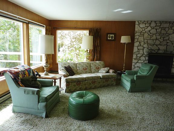 3rd image of 19379 Viking Ave NW