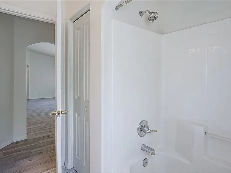 379 Badger Ct — Photo 24