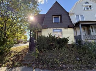 3701 W Kilbourn Ave, Milwaukee, WI