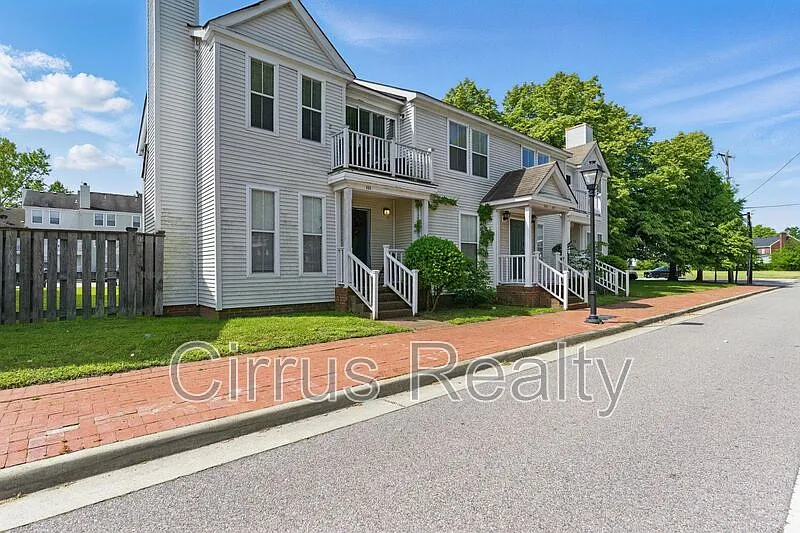 2 bed, 2.0 bath, 1111 sqft, $1,495 — Photo 3