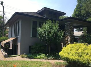 1139 Lakepointe St, Grosse Pointe Park, MI 48230