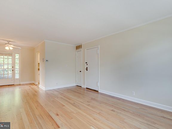 5th image of 2852 S Buchanan St APT A1