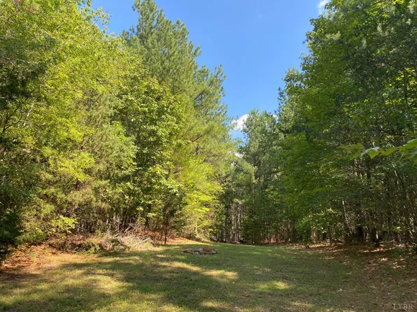 0 Harbor Dr Lot 5, Hurt, VA 24563
