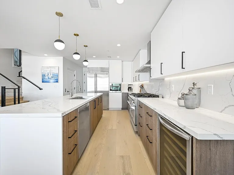 413 E Edgewater Ave — Photo 11