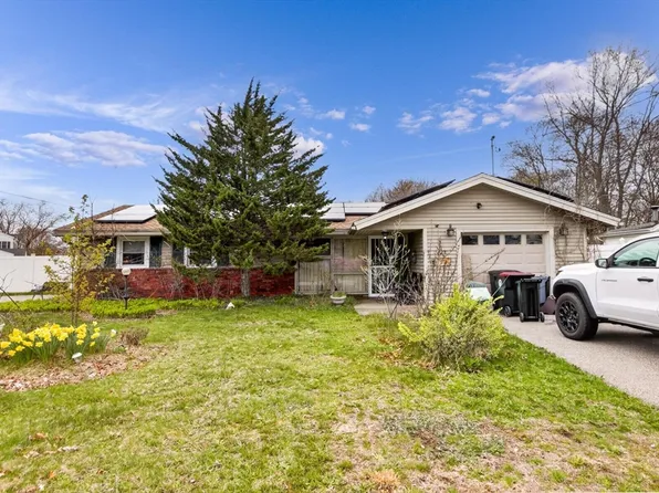 428 Hovenden Ave, Brockton, MA 02302