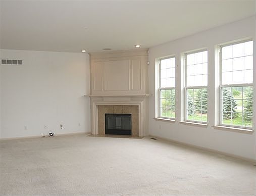 3rd image of 6915 Plainview St