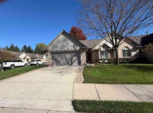 37750 Pebble Pointe Ct, Clinton Township, MI 48038