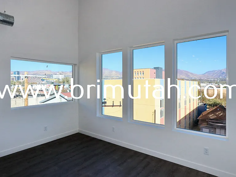 945 S Washington St #203 — Photo 4