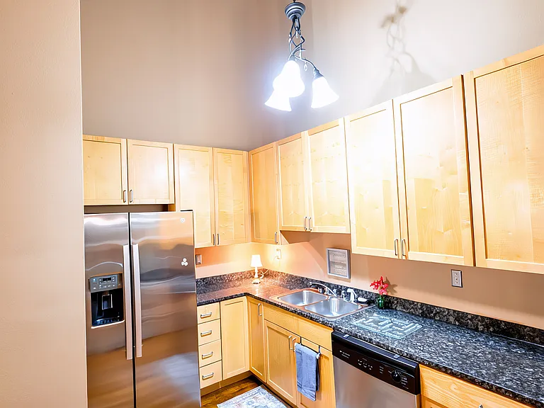 589 Atwells Ave — Photo 4