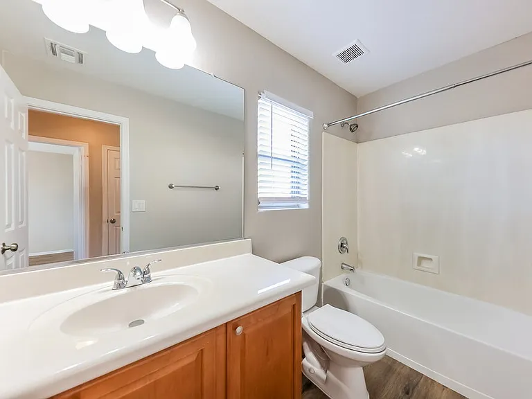 40810 N Hudson Ct — Photo 16