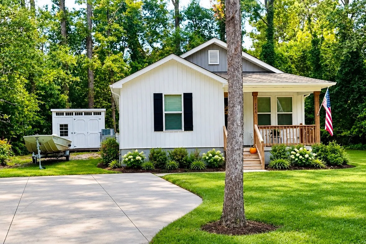 3 bed, 1200 sqft, $2,200 — Photo 1