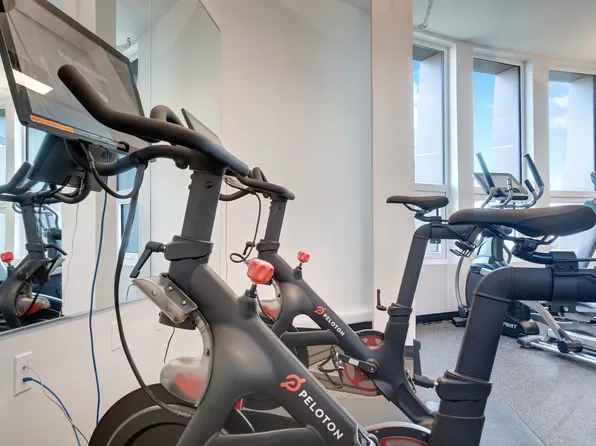 188-11 Hillside Avenue image 19 of 25