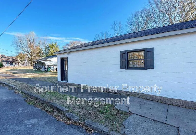 1 bed, 1.0 bath, 500 sqft, $550 — Photo 2