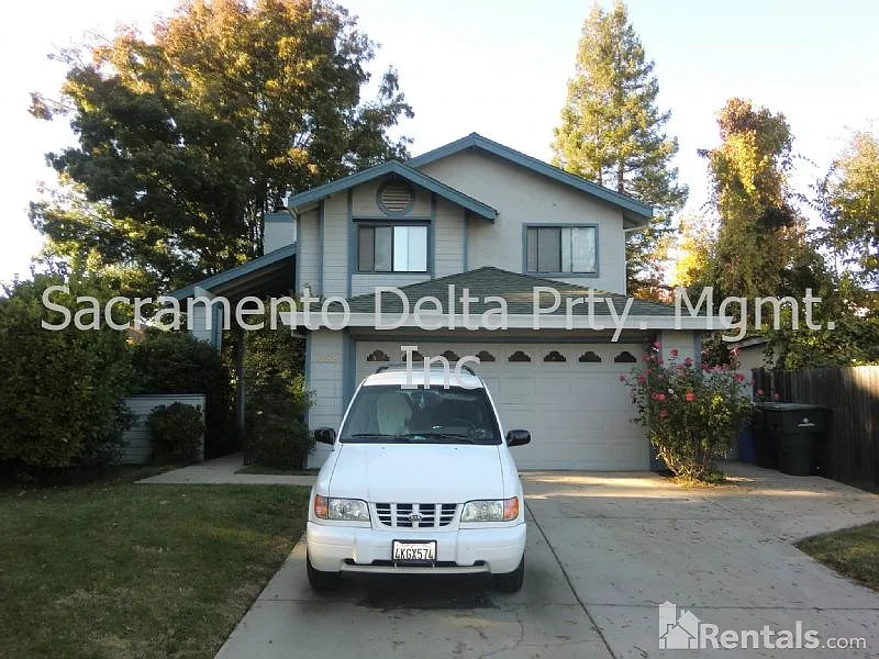 385 Mariner Point Way photo 1