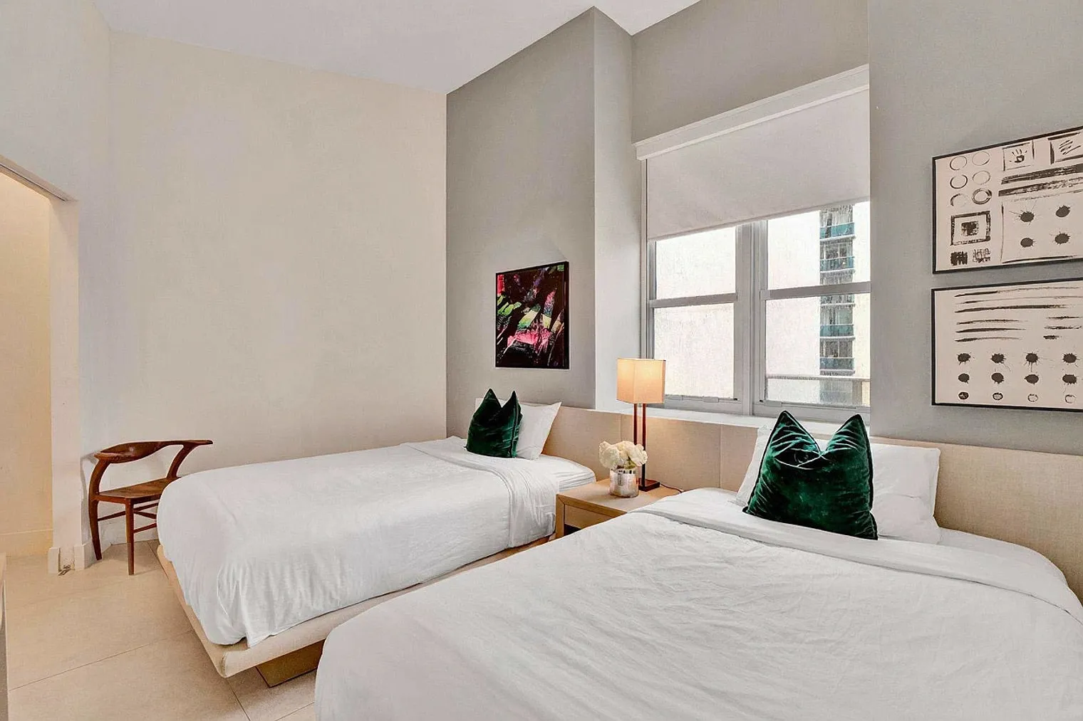 2 bed, 2.0 bath, 1097 sqft, $4,869 — Photo 4