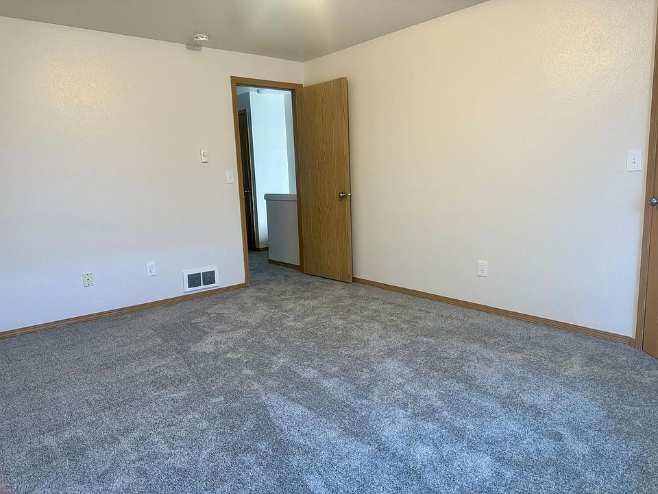 Village Glen Apartments 202 Carter St E Eatonville WA Zillow