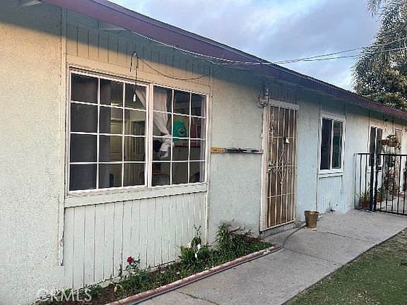 3rd image of 3510 & 3512 W Pine St