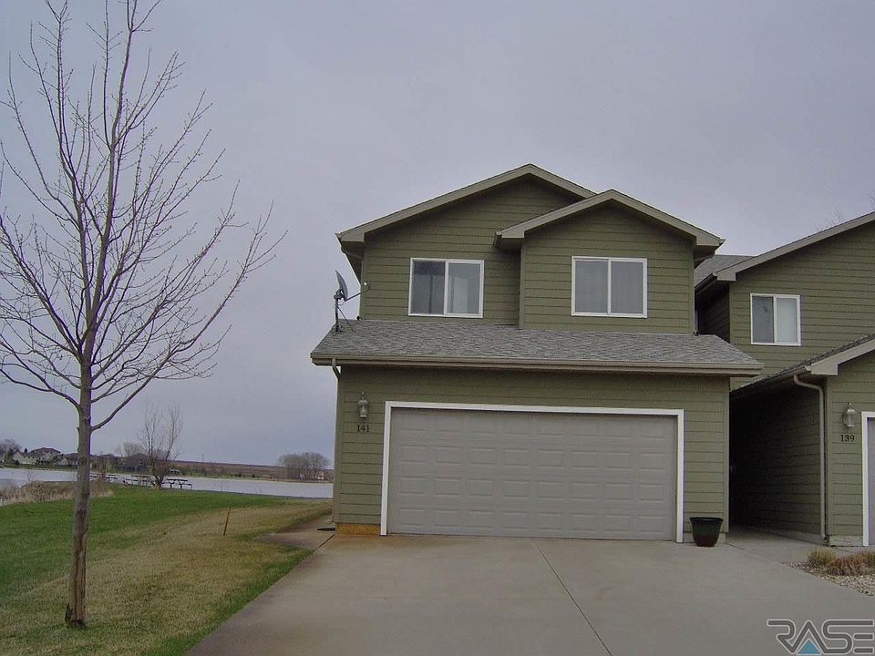 1st image of 141 Silver Creek Dr