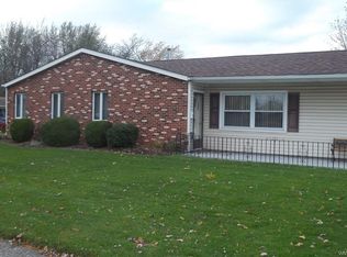 11 Fairview Dr, Depew, NY 14043