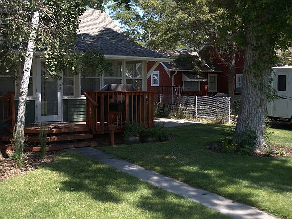 2nd image of 221 Avenue E