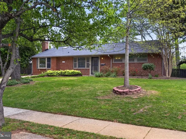 5509 Inverchapel Rd, Springfield, VA 22151