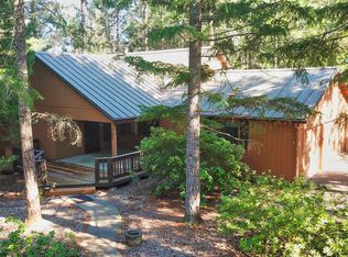 251 Northwoods Dr, Merlin, OR 97532